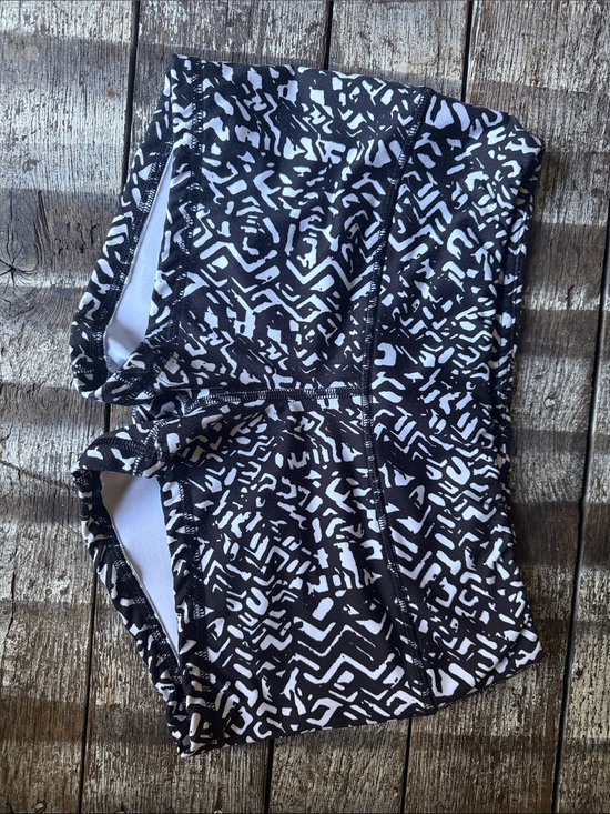 Fleo Pants - Fleo Black and White Abstract Print Athletic Shorts